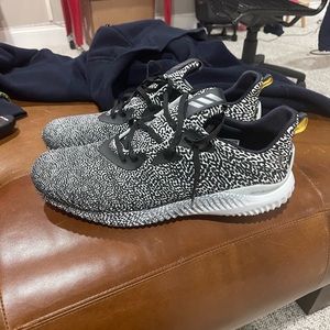 Adidas bounce sz13